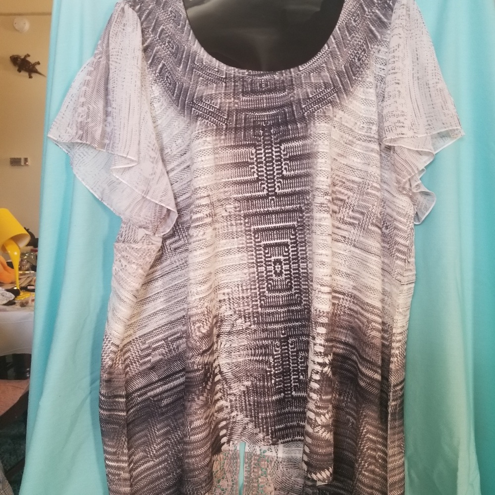 Plus size women's blouse